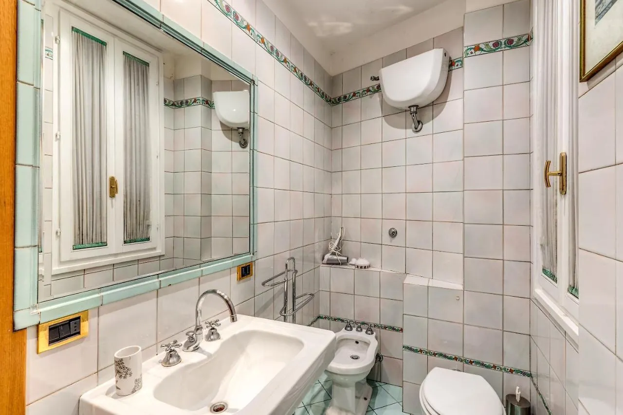 Lovely Flat By The Trevi Fountain Apartment Rome Italy